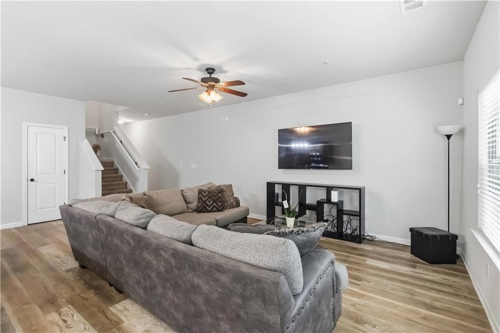 3 bedroom, 2 bathroom, 2,080 sq ft townhouse under contract at 7839 Rock Rose Lane, Fairburn, GA 30213 — photo 7