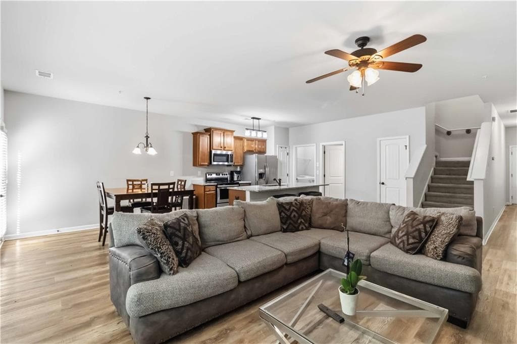 3 bedroom, 2 bathroom, 2,080 sq ft townhouse under contract at 7839 Rock Rose Lane, Fairburn, GA 30213 — photo 8