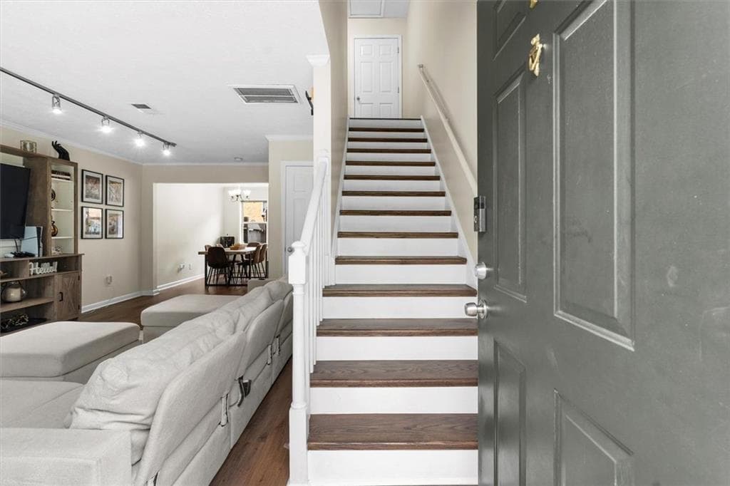 2 bedroom, 2 bathroom, 1,090 sq ft townhouse for sale at 235 Winding River Drive F, Sandy Springs, GA 30350 — photo 6