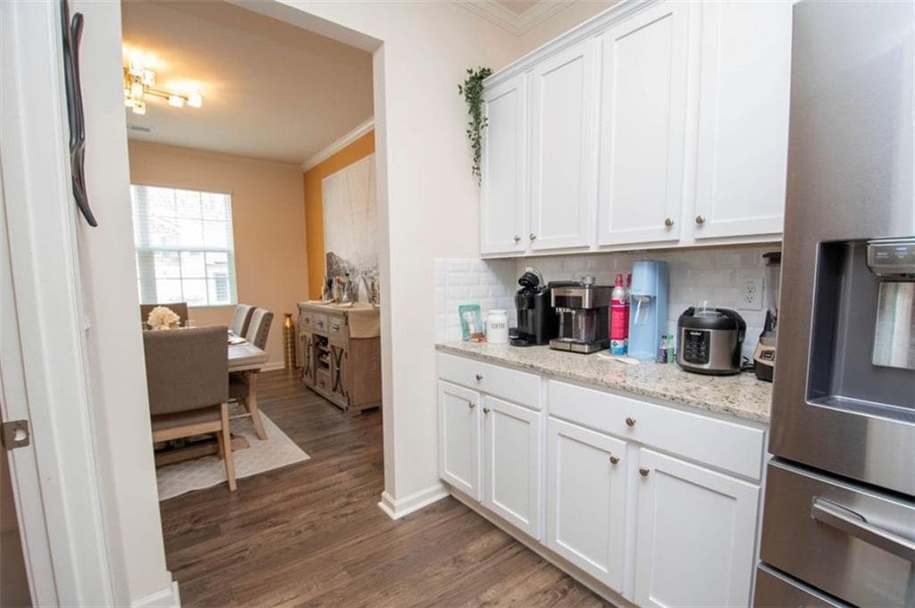 5 bedroom, 3 bathroom, 3,455 sq ft single family residence for sale at 2718 Serena Way, Atlanta, GA 30331 — photo 6