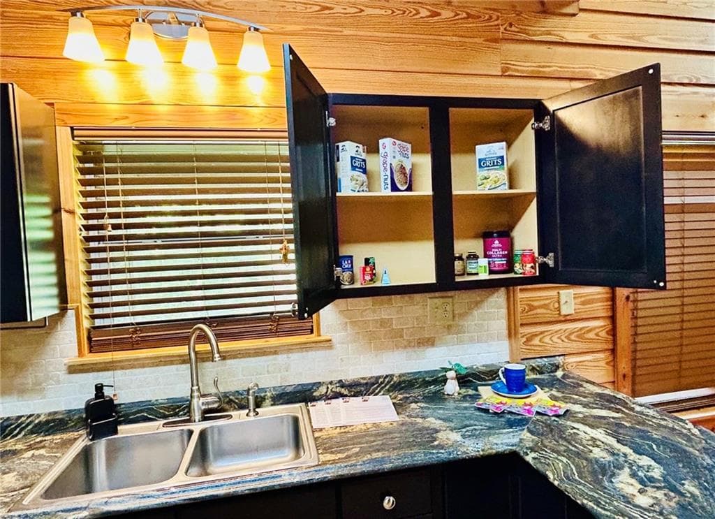 1 bedroom, 1 bathroom, 924 sq ft single family residence for rent at 4067 Fincher Drive, Gainesville, GA 30504 for $2,200 a month — photo 4