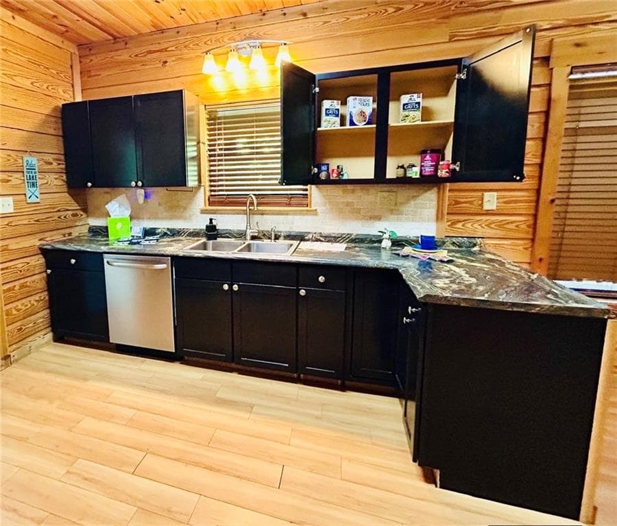 1 bedroom, 1 bathroom, 924 sq ft single family residence for rent at 4067 Fincher Drive, Gainesville, GA 30504 for $2,200 a month — photo 5