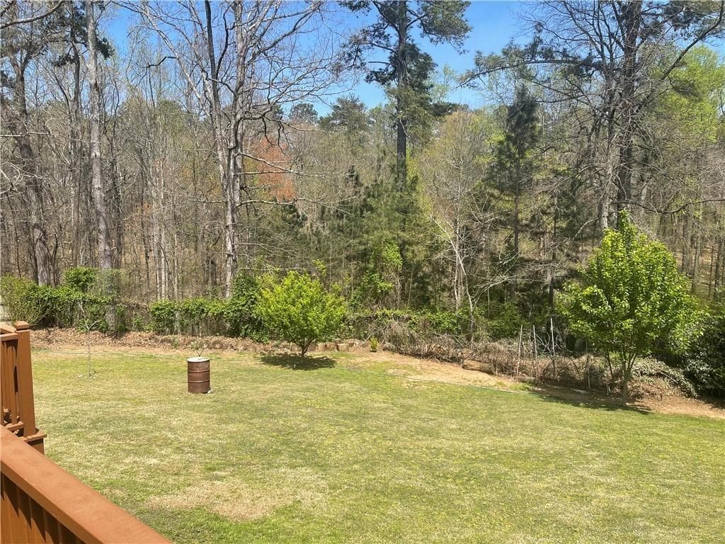 3 bedroom, 3 bathroom, 1,692 sq ft single family residence for sale at 11255 Abbotts Station Drive, Duluth, GA 30097 — photo 4