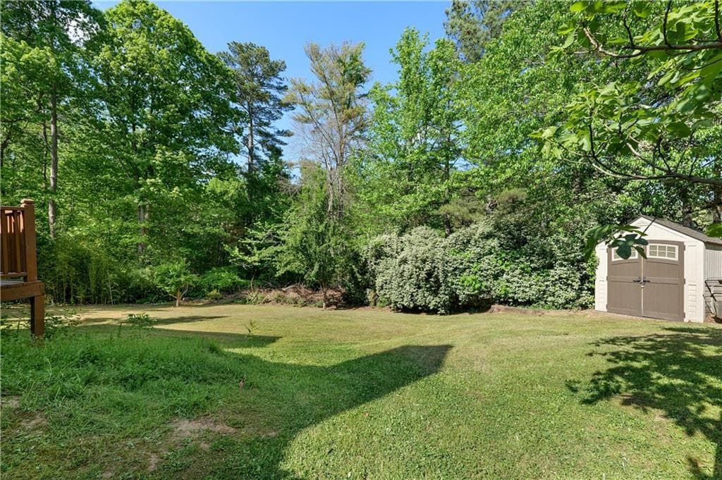 3 bedroom, 3 bathroom, 1,692 sq ft single family residence for sale at 11255 Abbotts Station Drive, Duluth, GA 30097 — photo 9