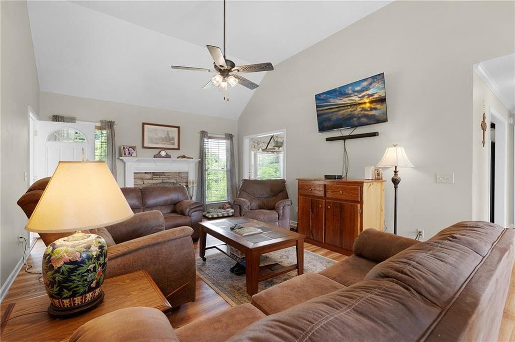 4 bedroom, 3 bathroom, 2,286 sq ft single family residence for sale at 240 Orchard Way, Calhoun, GA 30701 — photo 6
