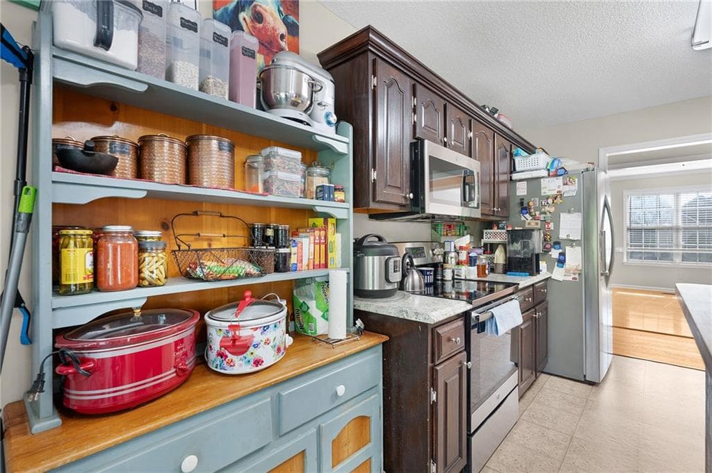 4 bedroom, 3 bathroom, 2,286 sq ft single family residence for sale at 240 Orchard Way, Calhoun, GA 30701 — photo 10