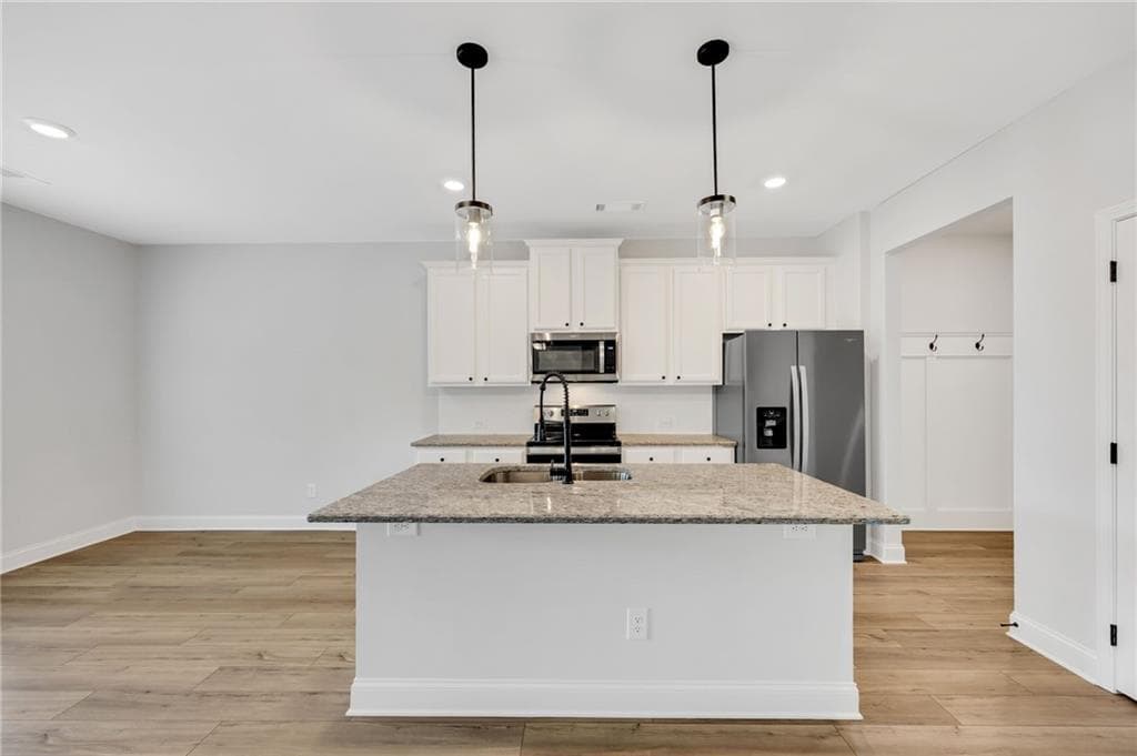 4 bedroom, 3 bathroom, 2,278 sq ft single family residence for sale at 5325 Fox Hill Lane, Oakwood, GA 30566 — photo 5