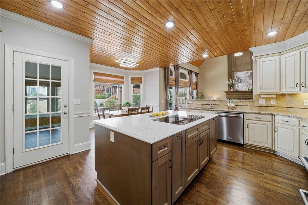 5 bedroom, 4 bathroom, 5,272 sq ft single family residence for sale at 1105 Dapplefawn Court, Alpharetta, GA 30005 — photo 8