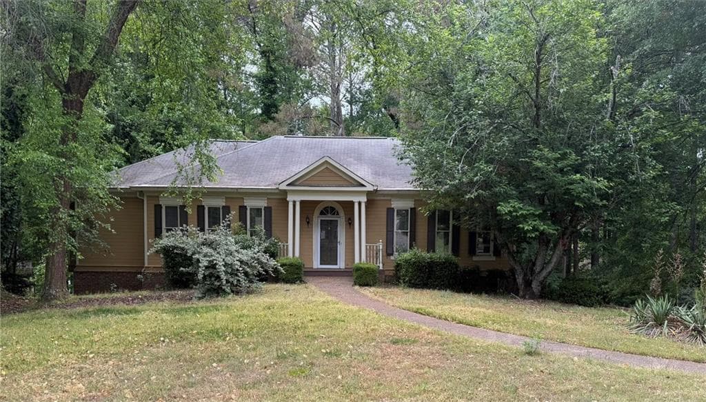 4 bedroom, 3 bathroom, 1,835 sq ft single family residence for sale at 11160 Linbrook Lane, Duluth, GA 30097