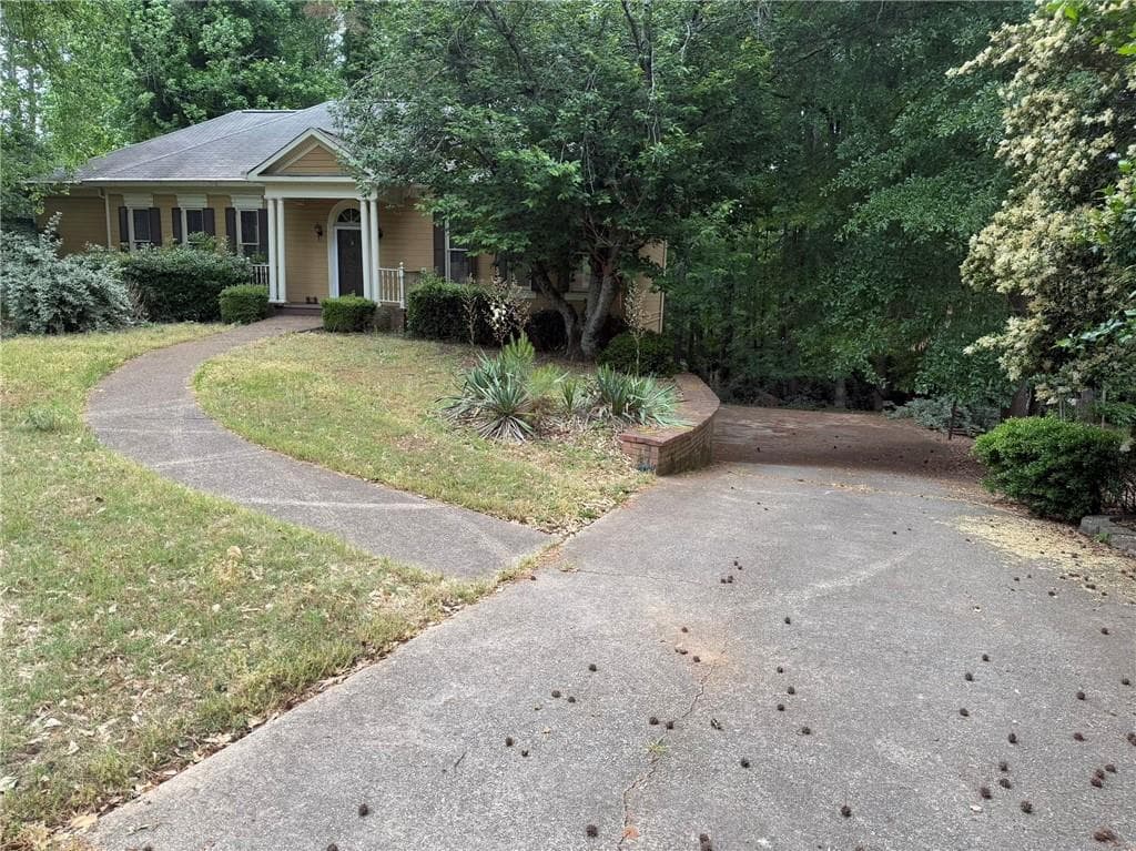 4 bedroom, 3 bathroom, 1,835 sq ft single family residence for sale at 11160 Linbrook Lane, Duluth, GA 30097 — photo 2