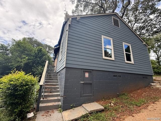 3 bedroom, 2 bathroom, 1,105 sq ft single family residence for sale at 398 Sawtell Avenue, Atlanta, GA 30315 — photo 10