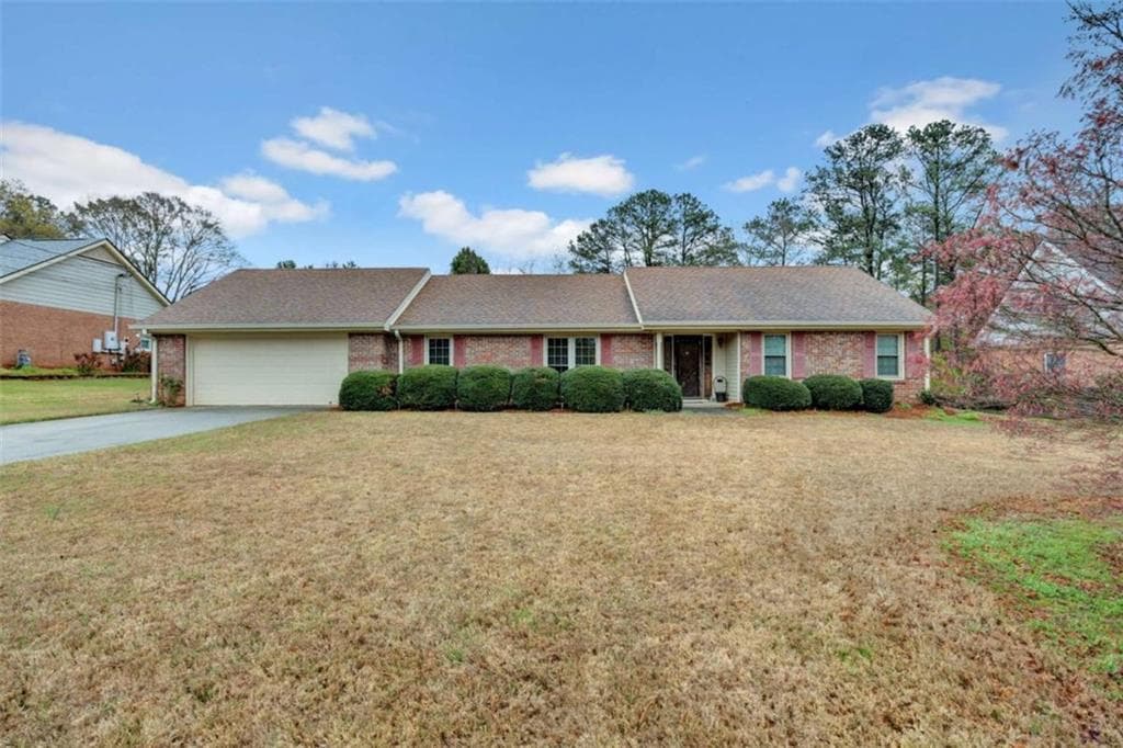 3 bedroom, 2 bathroom, 1,985 sq ft single family residence for sale at 3898 Carriage Lane, Conyers, GA 30094 — photo 2