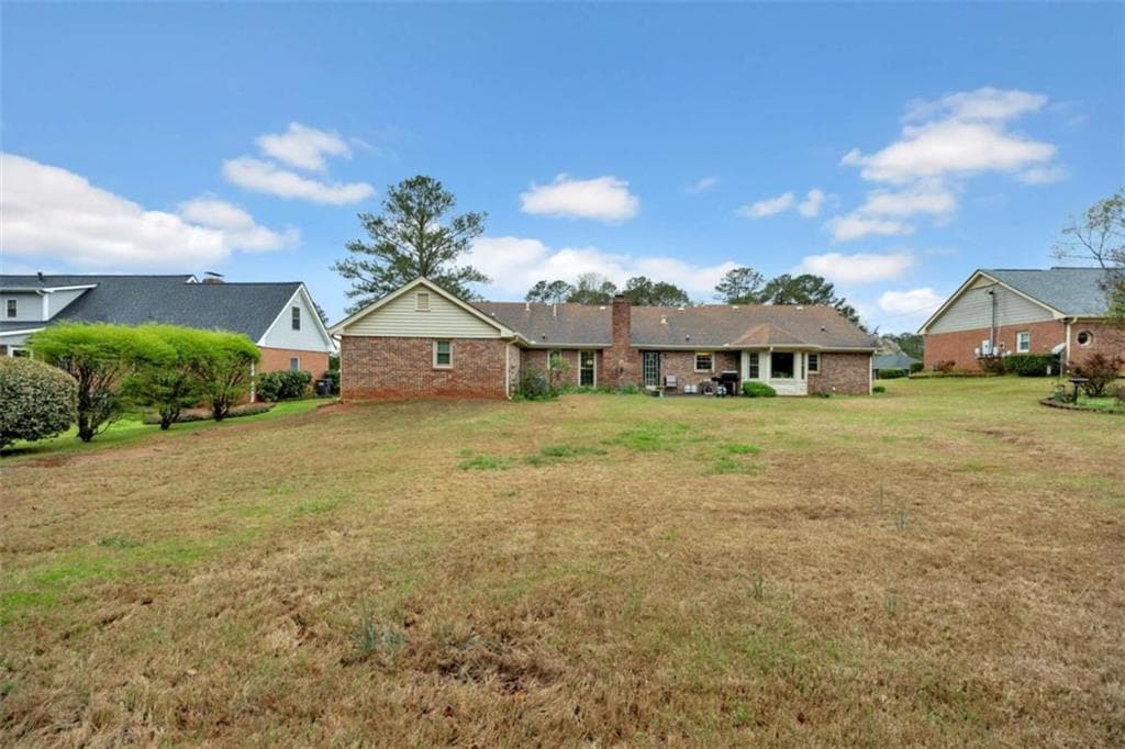 3 bedroom, 2 bathroom, 1,985 sq ft single family residence for sale at 3898 Carriage Lane, Conyers, GA 30094 — photo 4