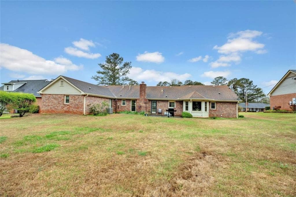 3 bedroom, 2 bathroom, 1,985 sq ft single family residence for sale at 3898 Carriage Lane, Conyers, GA 30094 — photo 6