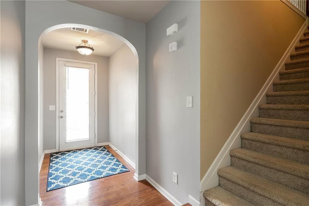3 bedroom, 3 bathroom, 1,974 sq ft townhouse for rent at 940 Pierce Ivy Court, Lawrenceville, GA 30043 for $2,100 a month — photo 6