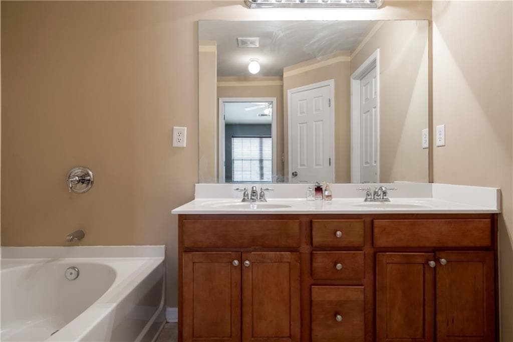 3 bedroom, 3 bathroom, 1,974 sq ft townhouse for rent at 940 Pierce Ivy Court, Lawrenceville, GA 30043 for $2,100 a month — photo 10