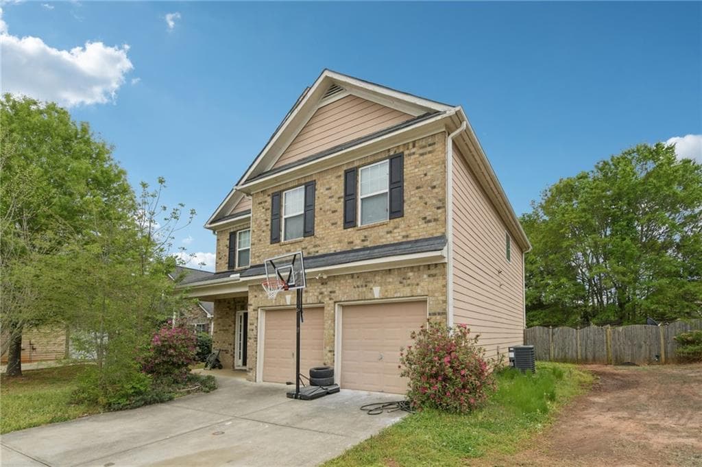 4 bedroom, 3 bathroom, 2,260 sq ft single family residence for sale at 217 Klinetop Drive, Mcdonough, GA 30253 — photo 3