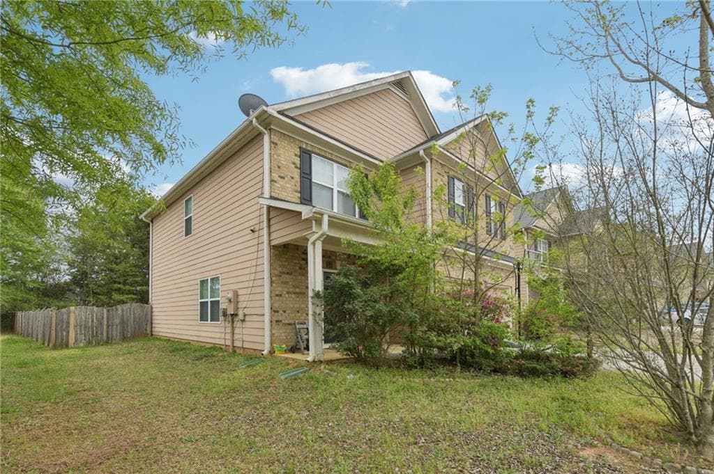 4 bedroom, 3 bathroom, 2,260 sq ft single family residence for sale at 217 Klinetop Drive, Mcdonough, GA 30253 — photo 4