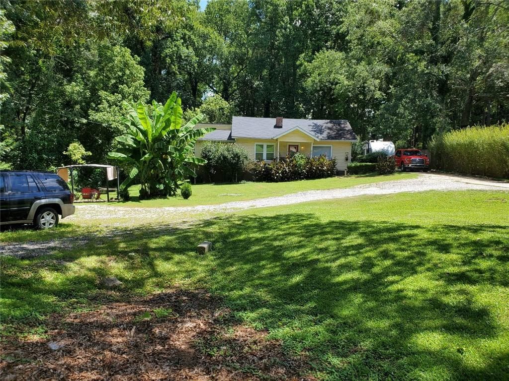 3 bedroom, 2 bathroom, 1,849 sq ft single family residence for sale at 2920 Jonesboro Road, Atlanta, GA 30354 — photo 2