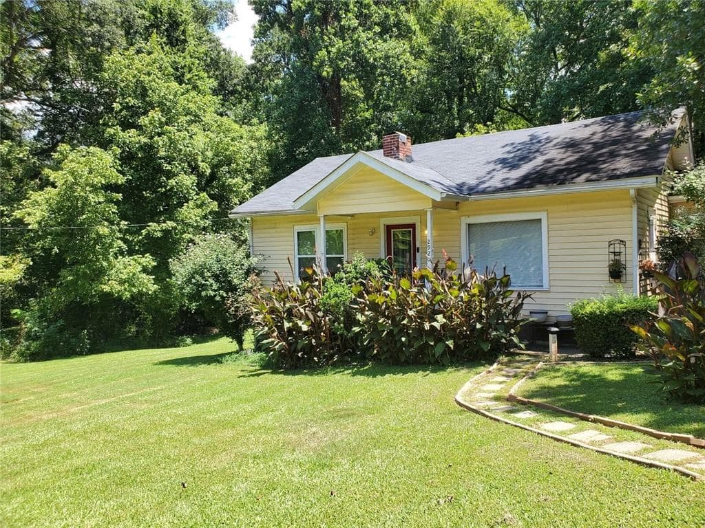 3 bedroom, 2 bathroom, 1,849 sq ft single family residence for sale at 2920 Jonesboro Road, Atlanta, GA 30354 — photo 4