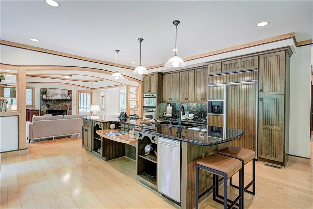 4 bedroom, 5 bathroom, 4,424 sq ft single family residence under contract at 260 Road 2 South, Cartersville, GA 30120 — photo 7