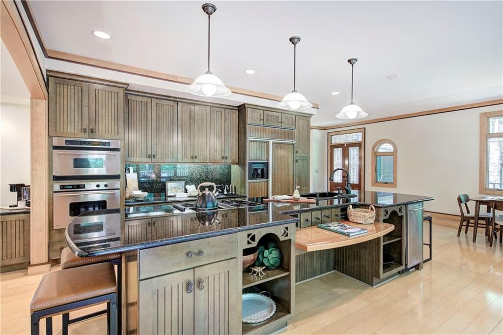 4 bedroom, 5 bathroom, 4,424 sq ft single family residence under contract at 260 Road 2 South, Cartersville, GA 30120 — photo 9