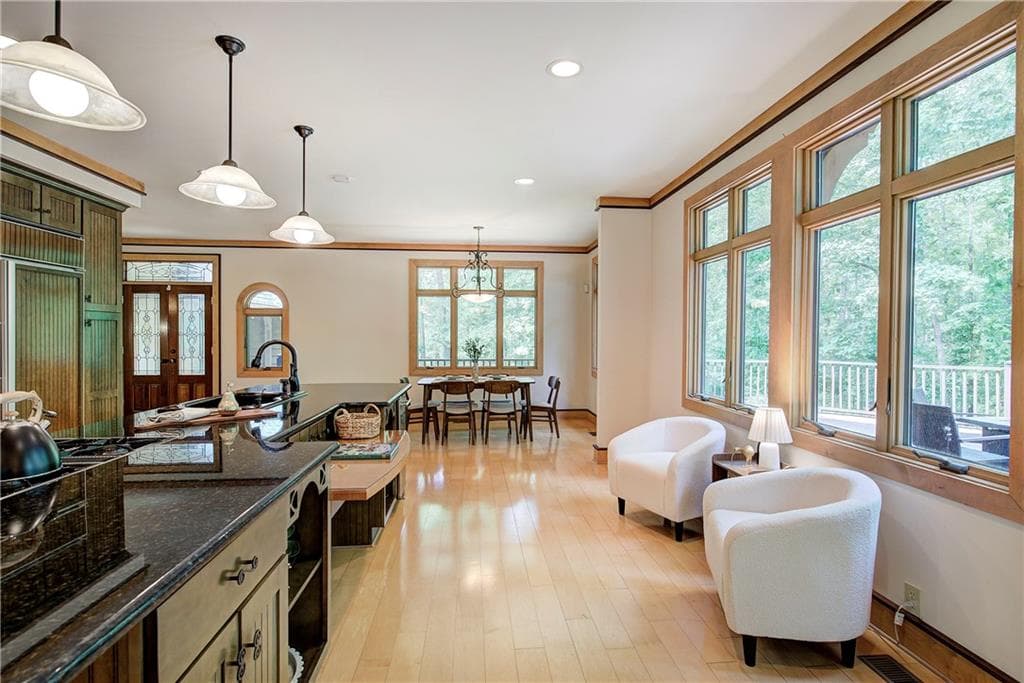 4 bedroom, 5 bathroom, 4,424 sq ft single family residence under contract at 260 Road 2 South, Cartersville, GA 30120 — photo 10