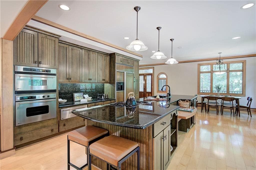 4 bedroom, 5 bathroom, 4,424 sq ft single family residence under contract at 260 Road 2 South, Cartersville, GA 30120 — photo 8
