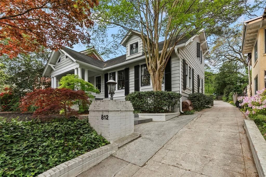3 bedroom, 4 bathroom, 2,576 sq ft single family residence sold at 812 Myrtle Street, Atlanta, GA 30308