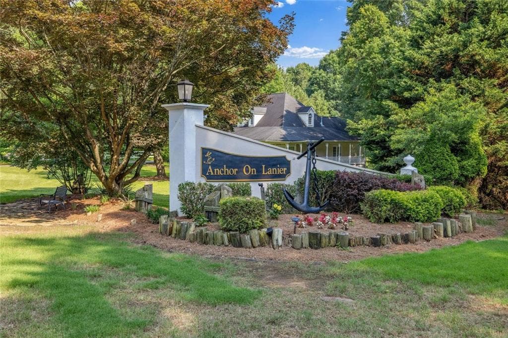 6 bedroom, 5 bathroom, 6,012 sq ft single family residence for sale at 8575 Anchor On Lanier Court, Gainesville, GA 30506 — photo 5