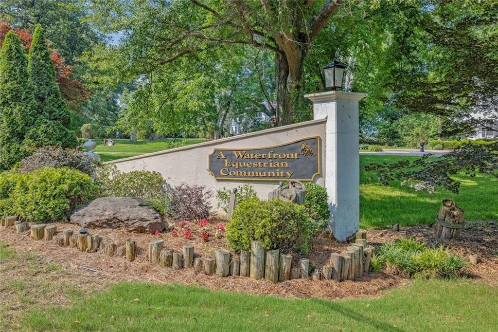 6 bedroom, 5 bathroom, 6,012 sq ft single family residence for sale at 8575 Anchor On Lanier Court, Gainesville, GA 30506 — photo 6