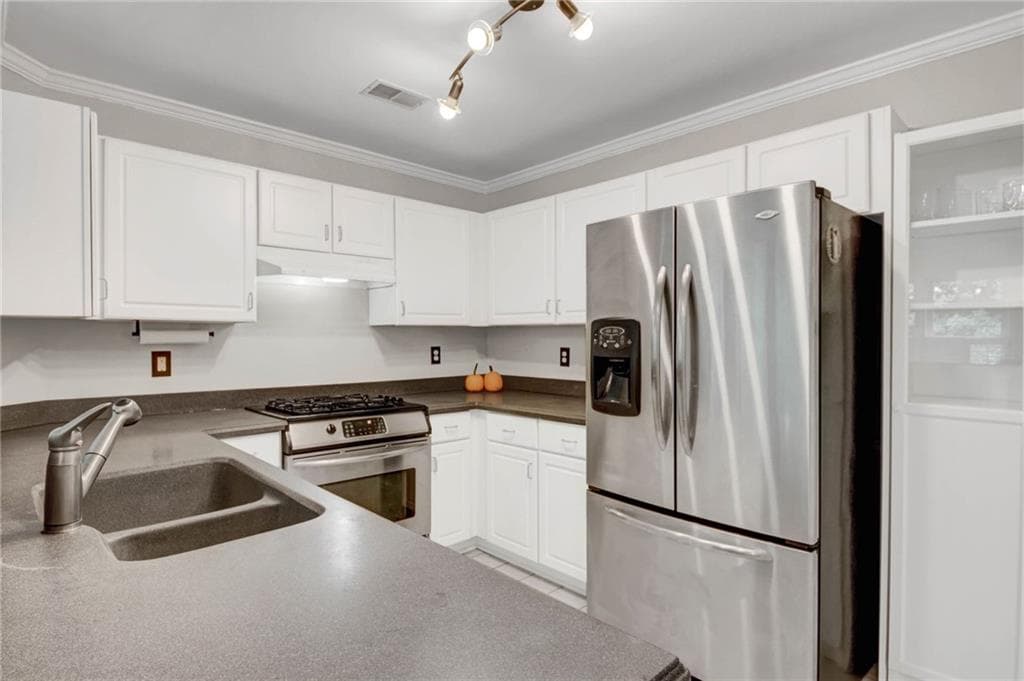 3 bedroom, 2 bathroom, 2,000 sq ft single family residence for sale at 612 Sweet Stream Way, Lawrenceville, GA 30044 — photo 8