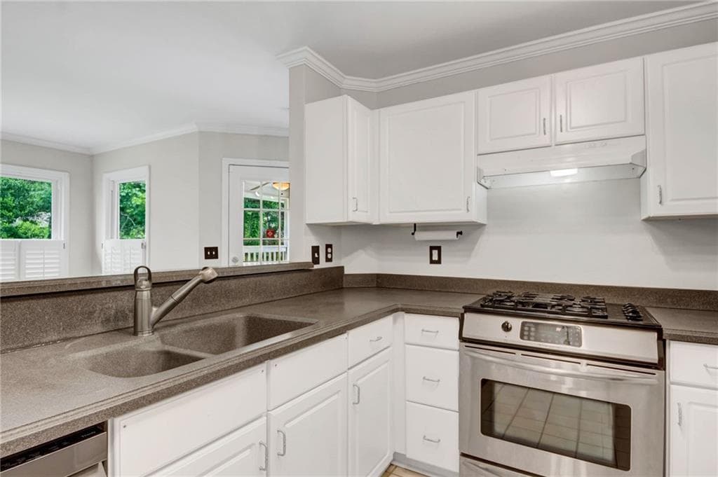 3 bedroom, 2 bathroom, 2,000 sq ft single family residence for sale at 612 Sweet Stream Way, Lawrenceville, GA 30044 — photo 10