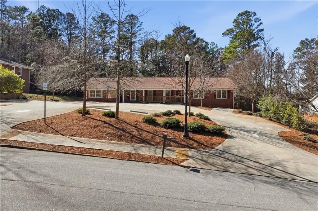 4 bedroom, 3 bathroom, 2,200 sq ft single family residence for sale at 2239 Scenic Drive, Snellville, GA 30078 — photo 3