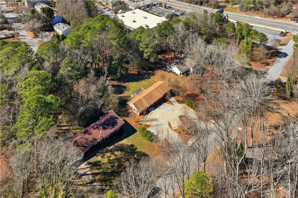 4 bedroom, 3 bathroom, 2,200 sq ft single family residence for sale at 2239 Scenic Drive, Snellville, GA 30078 — photo 8