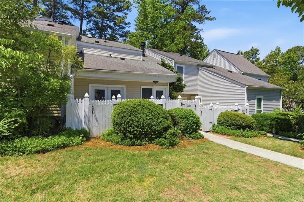 2 bedroom, 2 bathroom, 1,372 sq ft condominium for rent at 2696 Greentree Drive, Marietta, GA 30067 for $1,850 a month — photo 3