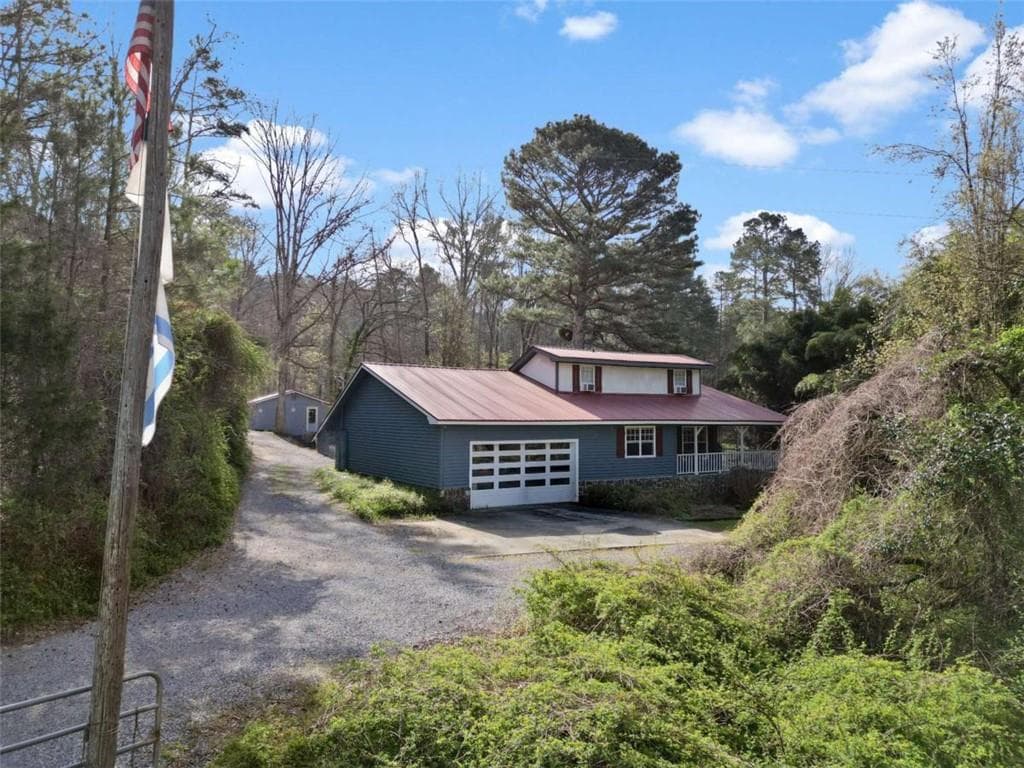 3 bedroom, 2 bathroom, 1,861 sq ft single family residence for sale at 5948 Haywood Valley Road, Summerville, GA 30747