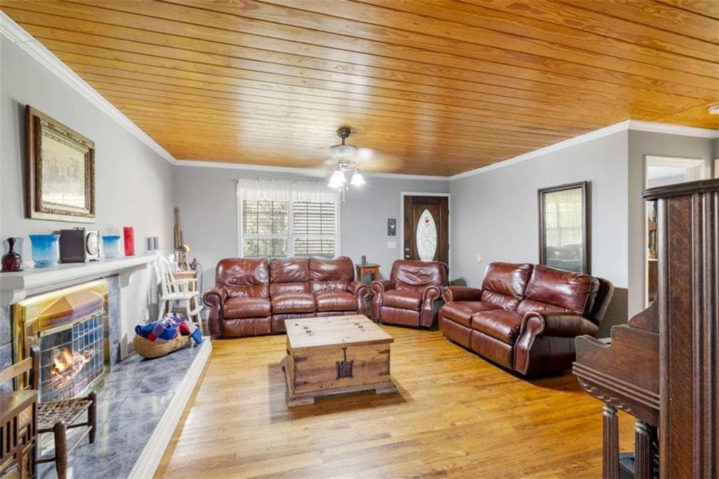 3 bedroom, 2 bathroom, 1,861 sq ft single family residence for sale at 5948 Haywood Valley Road, Summerville, GA 30747 — photo 4