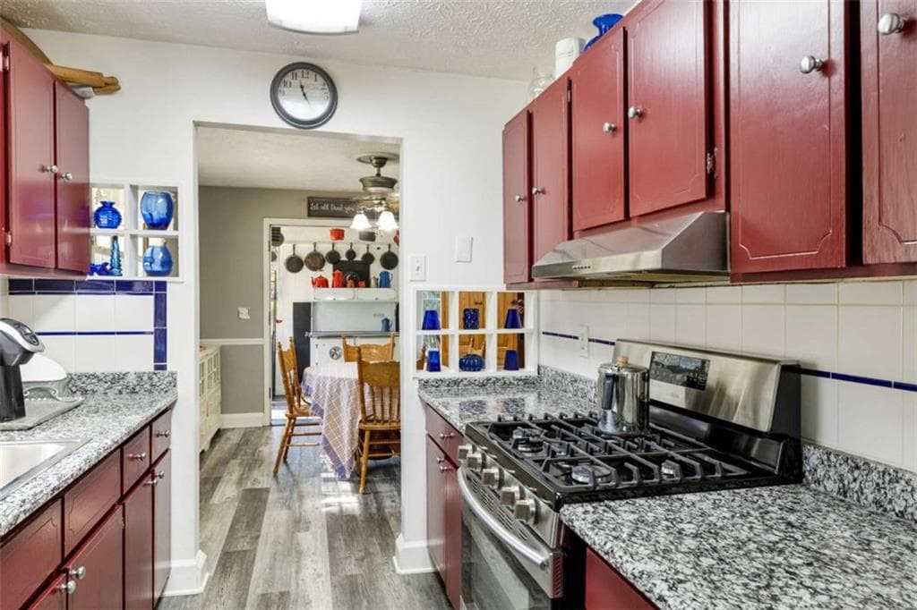 3 bedroom, 2 bathroom, 1,861 sq ft single family residence for sale at 5948 Haywood Valley Road, Summerville, GA 30747 — photo 6