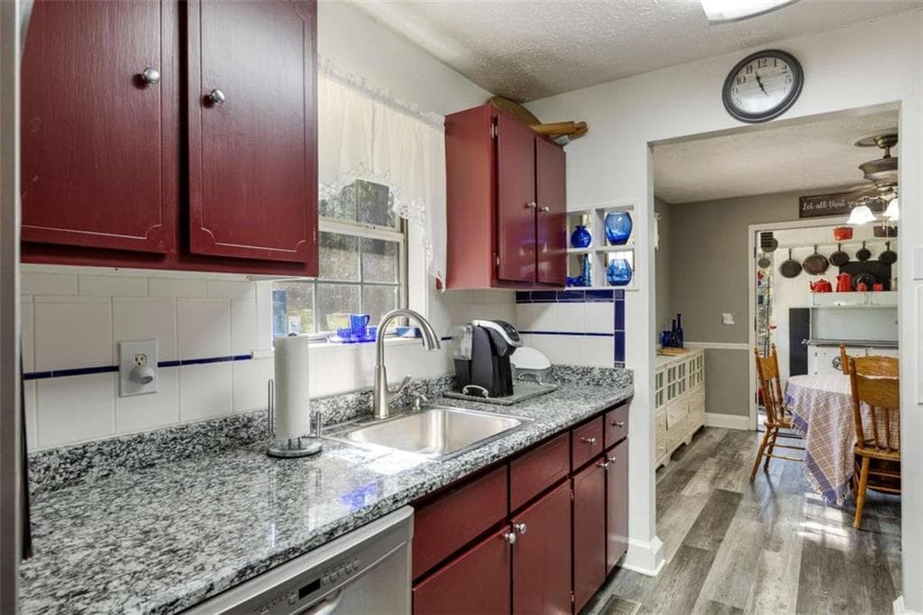 3 bedroom, 2 bathroom, 1,861 sq ft single family residence for sale at 5948 Haywood Valley Road, Summerville, GA 30747 — photo 7