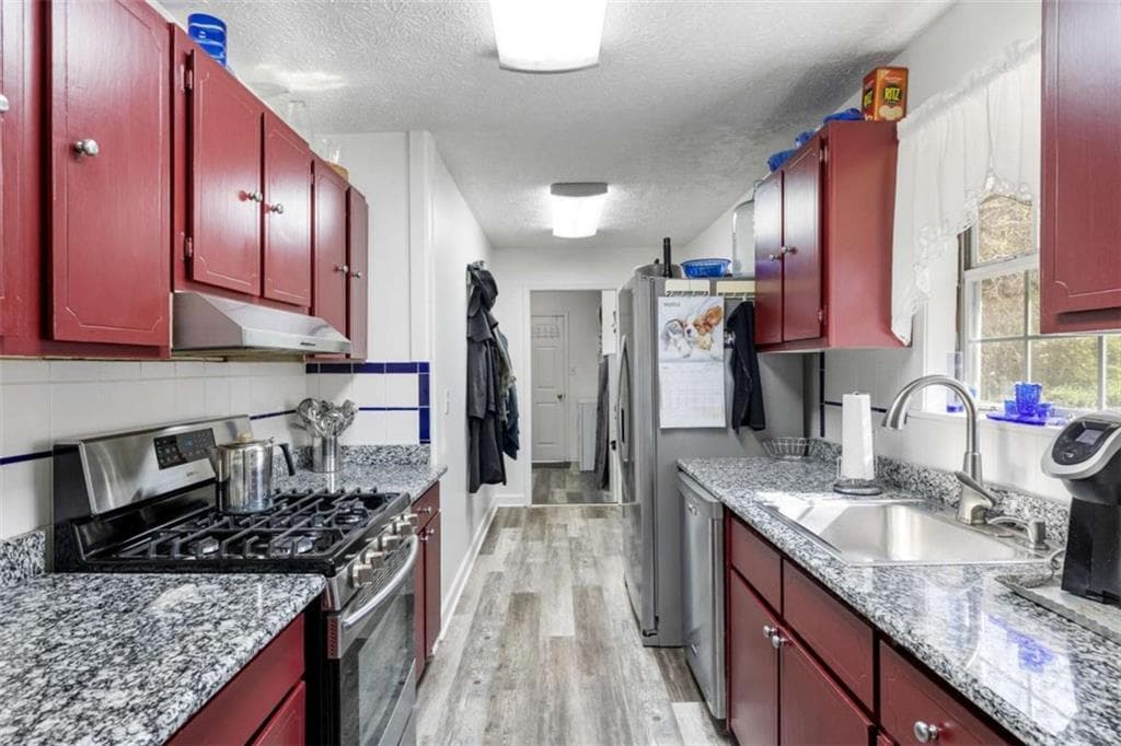 3 bedroom, 2 bathroom, 1,861 sq ft single family residence for sale at 5948 Haywood Valley Road, Summerville, GA 30747 — photo 8