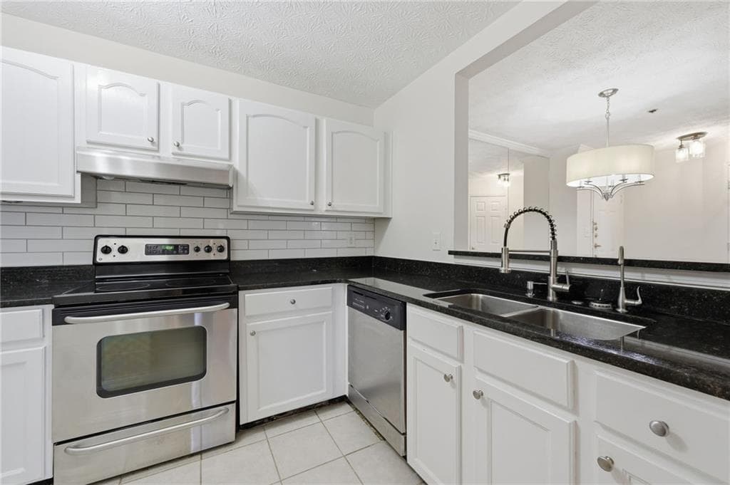 2 bedroom, 2 bathroom, 1,165 sq ft condominium for sale at 970 Sidney Marcus Boulevard, Atlanta, GA 30324 — photo 9