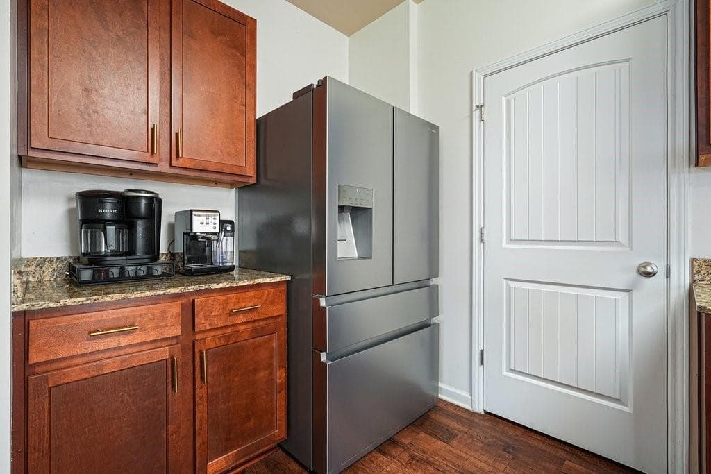 4 bedroom, 3 bathroom, 2,240 sq ft single family residence for sale at 402 Wilshire Court, Acworth, GA 30102 — photo 8