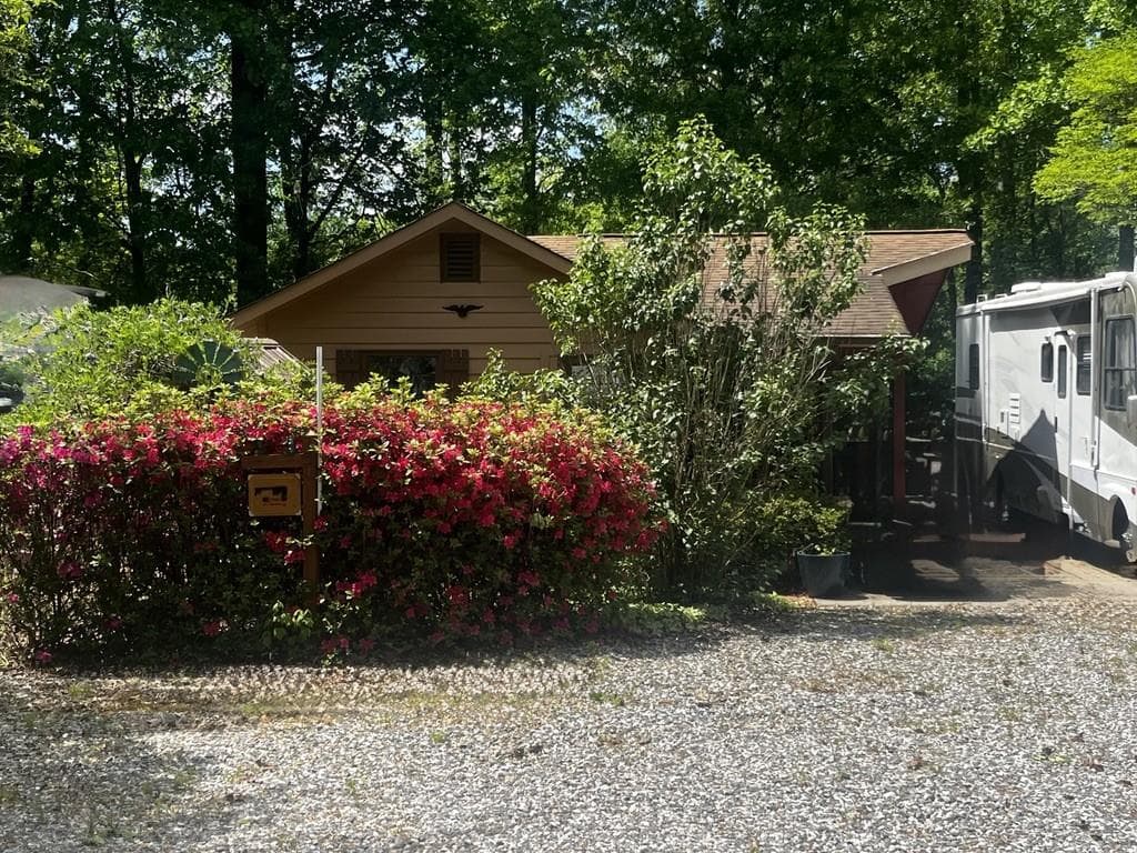 1 bedroom, 1 bathroom, 436 sq ft single family residence for sale at 87 Maple Wood Lane, Cleveland, GA 30528 — photo 2