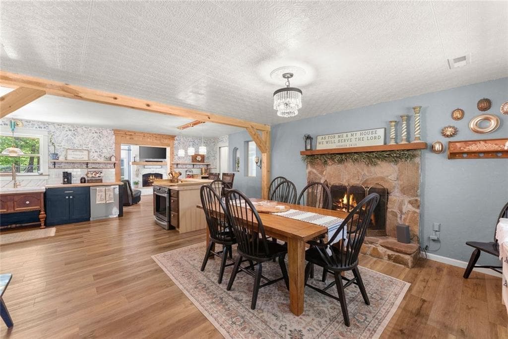 4 bedroom, 2 bathroom, 1,996 sq ft single family residence under contract at 278 Oakwood Place, Mount Airy, GA 30563 — photo 6