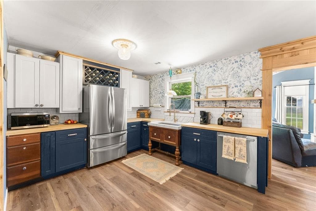 4 bedroom, 2 bathroom, 1,996 sq ft single family residence under contract at 278 Oakwood Place, Mount Airy, GA 30563 — photo 10