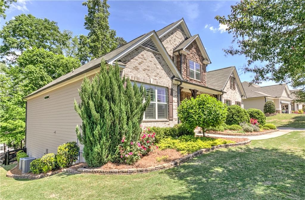 6 bedroom, 5 bathroom, 3,322 sq ft single family residence for sale at 405 Acorn Run, Canton, GA 30115 — photo 5