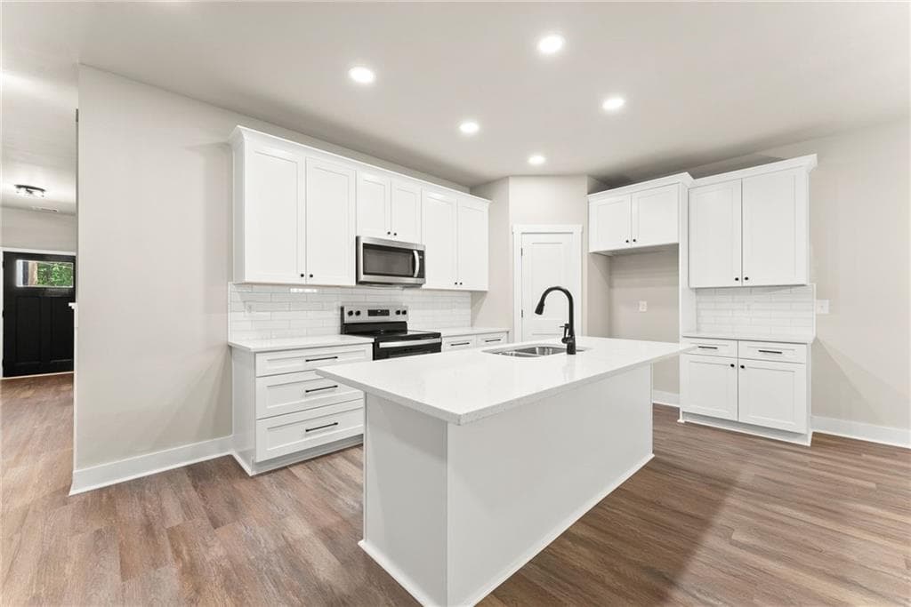 3 bedroom, 2 bathroom, 1,750 sq ft single family residence for sale at 43 Anderson Street, Jefferson, GA 30549 — photo 7