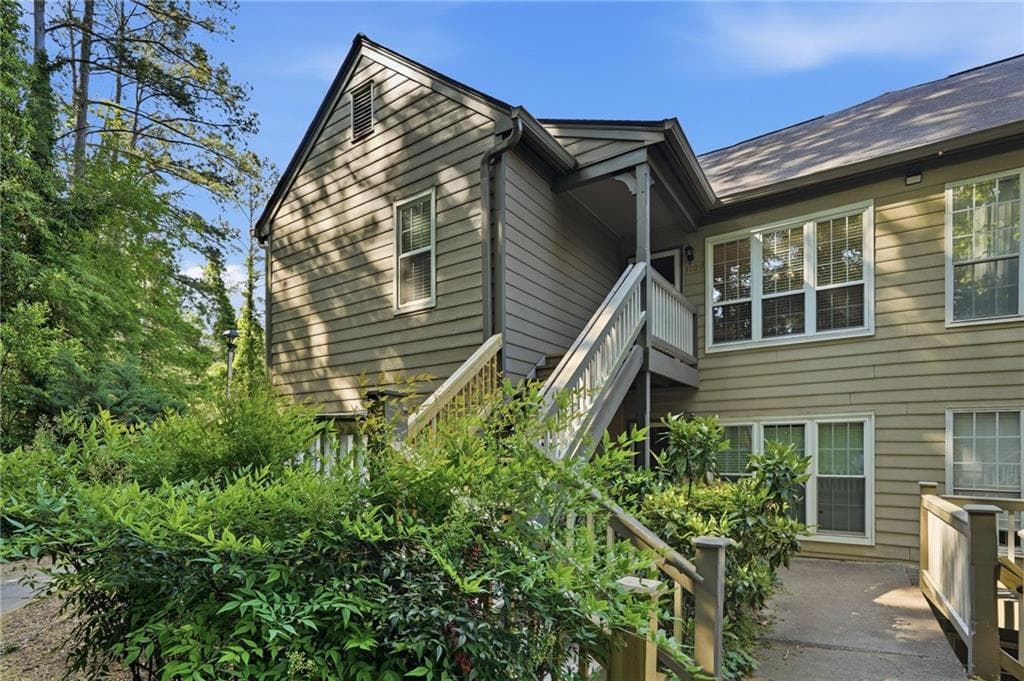2 bedroom, 2 bathroom, 1,229 sq ft condominium under contract at 1109 Mill Pond Drive, Smyrna, GA 30082 — photo 4