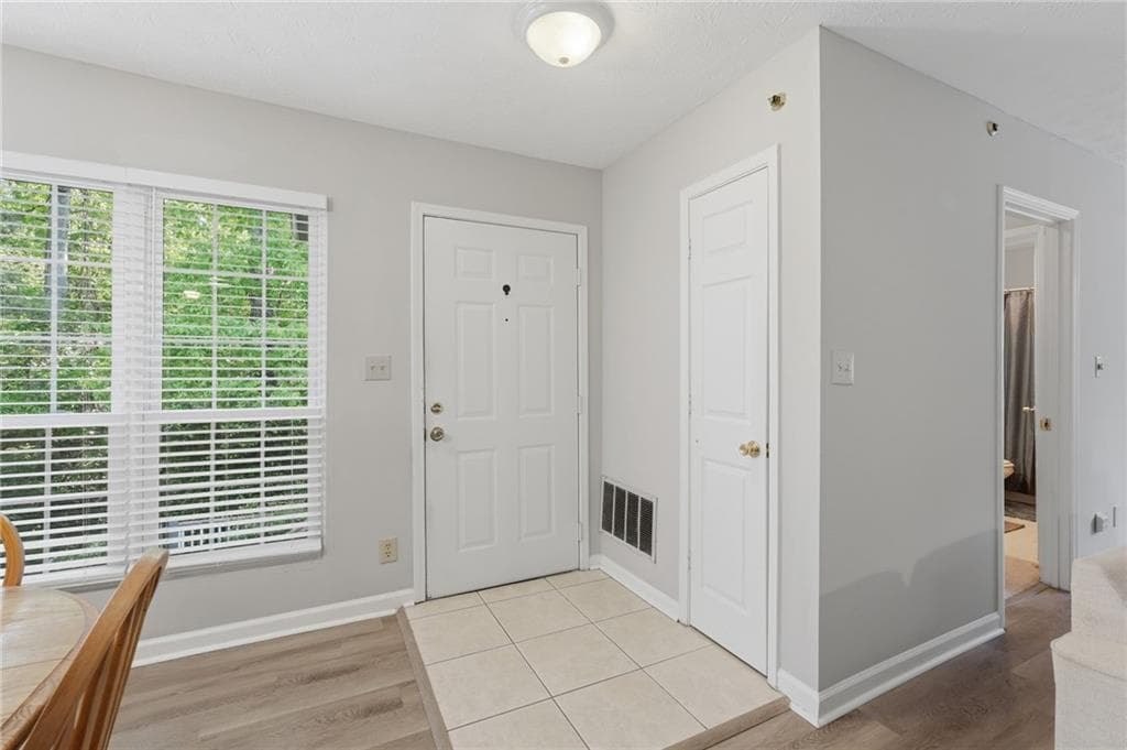 2 bedroom, 2 bathroom, 1,229 sq ft condominium under contract at 1109 Mill Pond Drive, Smyrna, GA 30082 — photo 6